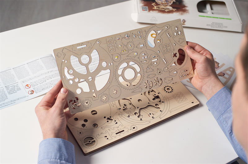 UGears Globus Model